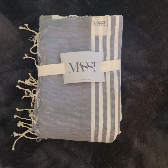 Massi Luxury Throw - Picture 1 of 2
